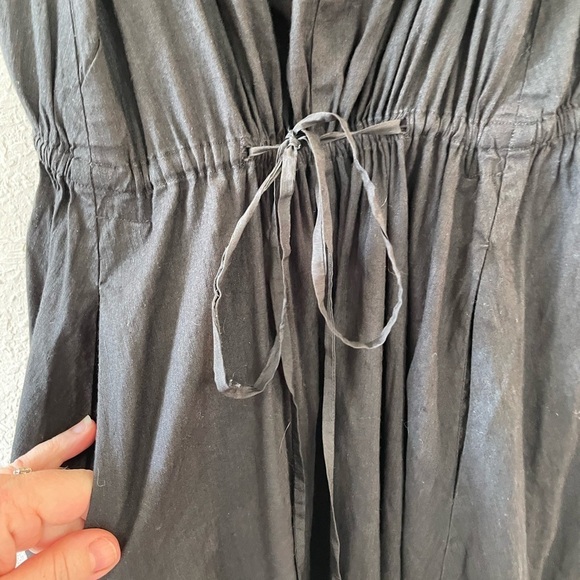 Vince. Drawstring V Neck Linen Blend Dress In Black - Picture 6 of 8
